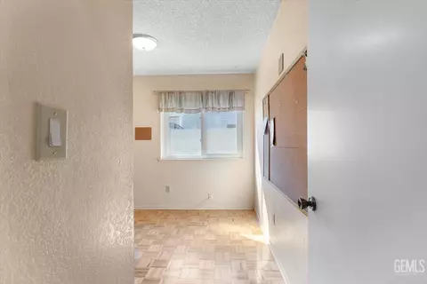 21361 Santa Maria Dr, Tehachapi, CA 93561 photo 13