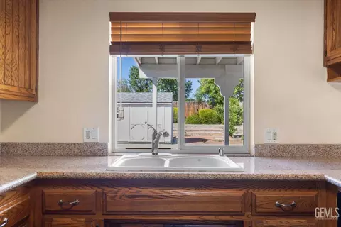 21361 Santa Maria Dr, Tehachapi, CA 93561 photo 6