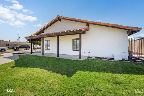 1109 Bell Ave, Taft, CA 93268 photo 5