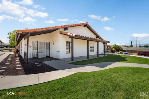 1109 Bell Ave, Taft, CA 93268 photo 4