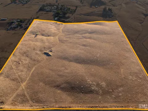 7000 Valley Ln, Bakersfield, CA 93306