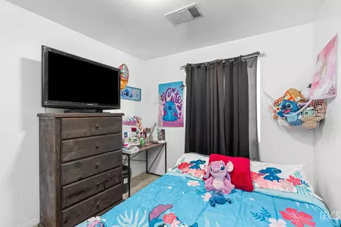 Bedroom - 9148 Eucalyptus Dr, Bakersfield, CA 93306 photo 2 of 8