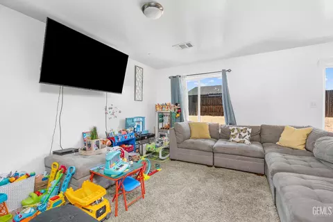 Living - 9148 Eucalyptus Dr, Bakersfield, CA 93306 photo 1 of 3