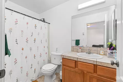 Bath - 9148 Eucalyptus Dr, Bakersfield, CA 93306 photo 2 of 2