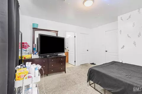 Bedroom - 9148 Eucalyptus Dr, Bakersfield, CA 93306 photo 8 of 8