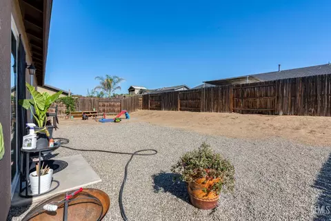 Exterior - 9148 Eucalyptus Dr, Bakersfield, CA 93306 photo 4 of 5