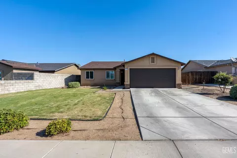 Exterior - 9148 Eucalyptus Dr, Bakersfield, CA 93306 photo 1 of 5