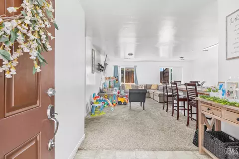 Entry Way - 9148 Eucalyptus Dr, Bakersfield, CA 93306 photo 2 of 3