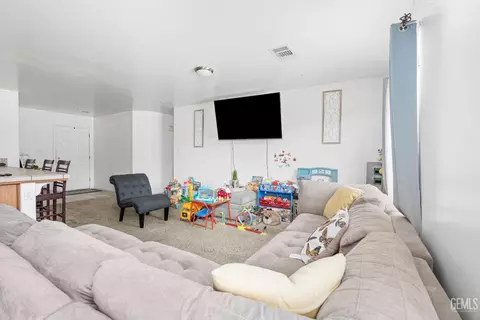 Living - 9148 Eucalyptus Dr, Bakersfield, CA 93306 photo 2 of 3