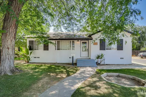 201 Cedar St, Bakersfield, CA 93304