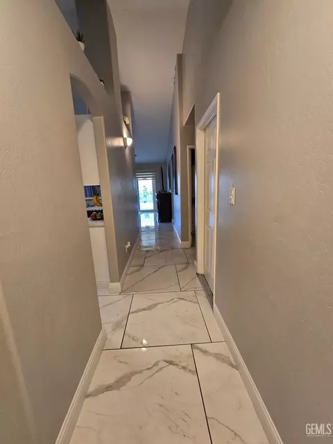 Entry Way - 1105 Statkowski Ct, Bakersfield, CA 93307 photo 2 of 2