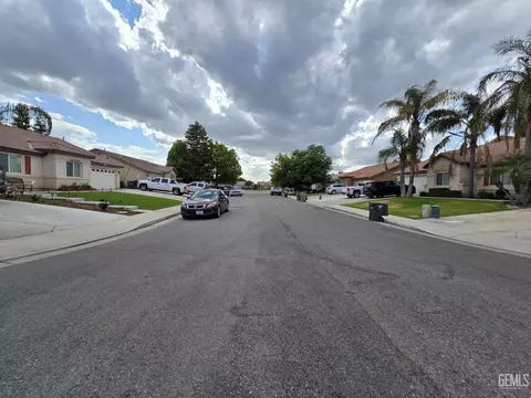 View/Area - 1105 Statkowski Ct, Bakersfield, CA 93307 photo 1 of 1