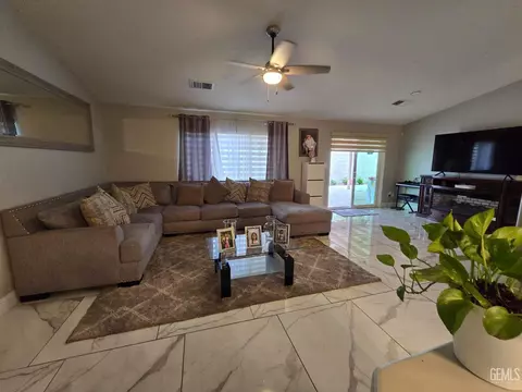 Living - 1105 Statkowski Ct, Bakersfield, CA 93307 photo 1 of 1