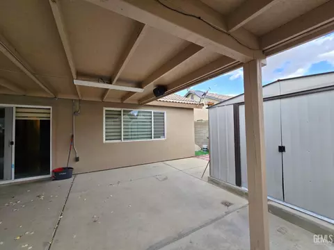 Exterior - 1105 Statkowski Ct, Bakersfield, CA 93307 photo 3 of 6