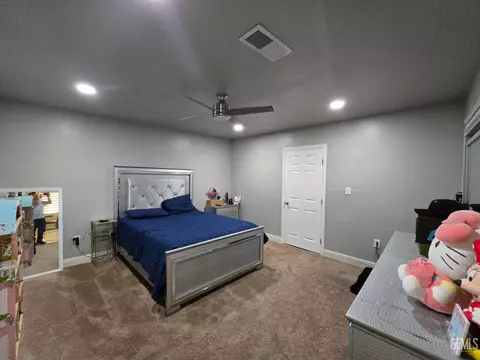 Bedroom - 1105 Statkowski Ct, Bakersfield, CA 93307 photo 3 of 3