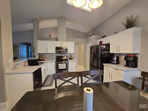 Kitchen - 1105 Statkowski Ct, Bakersfield, CA 93307 photo 2 of 2
