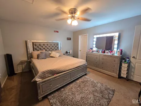 Bedroom - 1105 Statkowski Ct, Bakersfield, CA 93307 photo 1 of 3