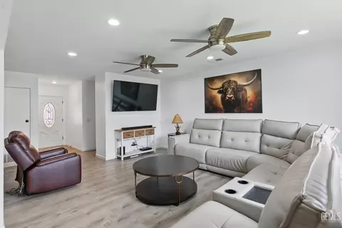 721 Helena Ct, Oxnard, CA 93033 photo 4