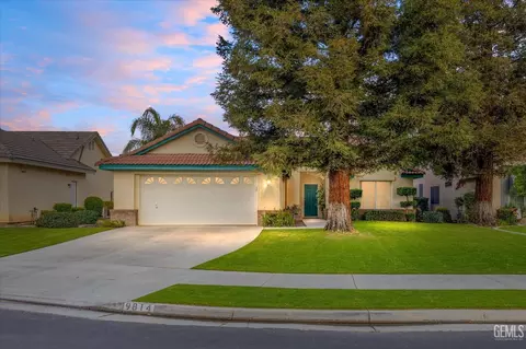 9814 Cabbage Rose Ave, Bakersfield, CA 93311