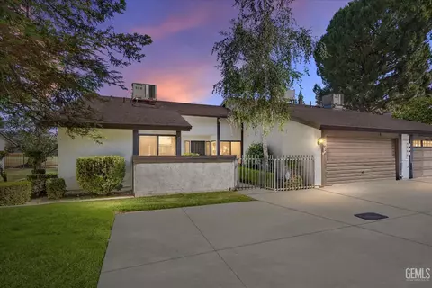 5600 Kirkside Dr #F, Bakersfield, CA 93311
