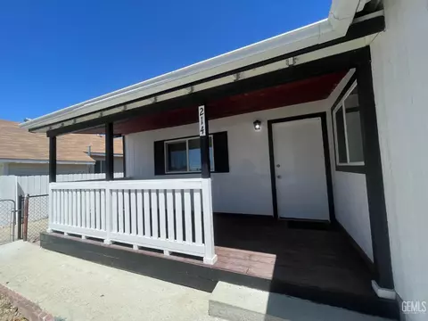 214 Buchanan St, Taft, CA 93268 photo 1