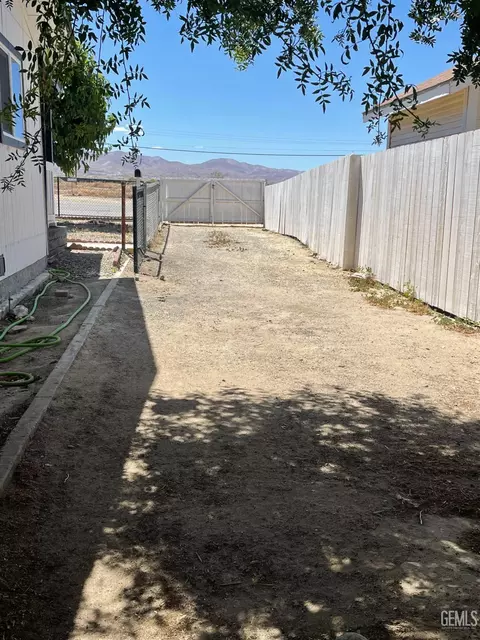 214 Buchanan St, Taft, CA 93268 photo 3