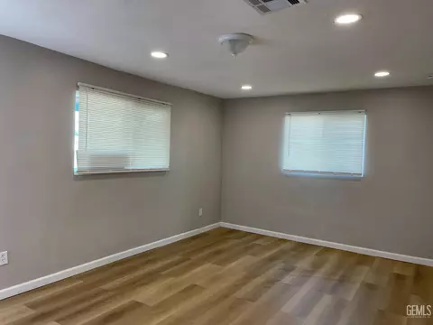 214 Buchanan St, Taft, CA 93268 photo 4