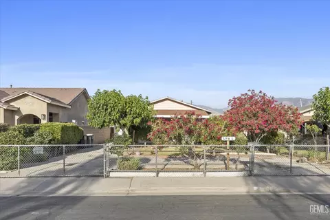 324 B St, Arvin, CA 93203 photo 2