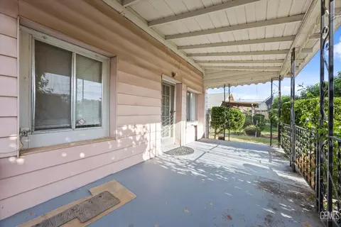 324 B St, Arvin, CA 93203 photo 4