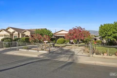 324 B St, Arvin, CA 93203 photo 3