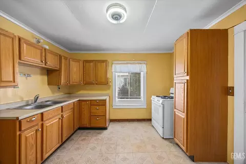 324 B St, Arvin, CA 93203 photo 8