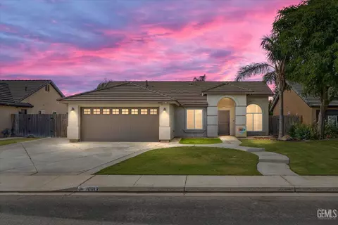 10813 Howell Mountain Dr, Bakersfield, CA 93312