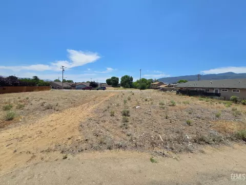 21617 Loop St, Tehachapi, CA 93561 photo 1