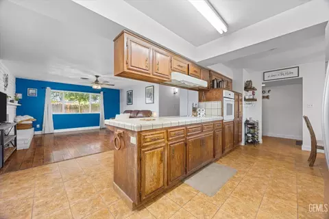 6809 Murphys Ct, Bakersfield, CA 93309 photo 13