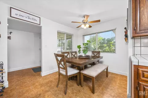 6809 Murphys Ct, Bakersfield, CA 93309 photo 9