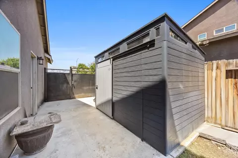 Exterior - 6315 Cape Cod Ave, Bakersfield, CA 93313 photo 10 of 10