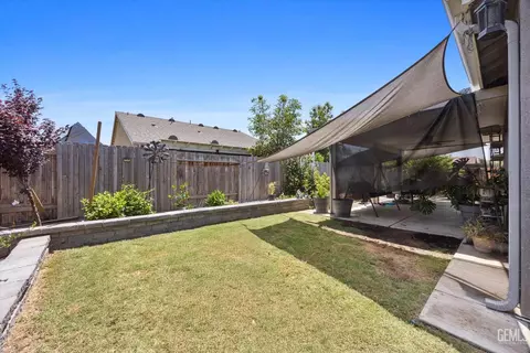 Exterior - 6315 Cape Cod Ave, Bakersfield, CA 93313 photo 7 of 10