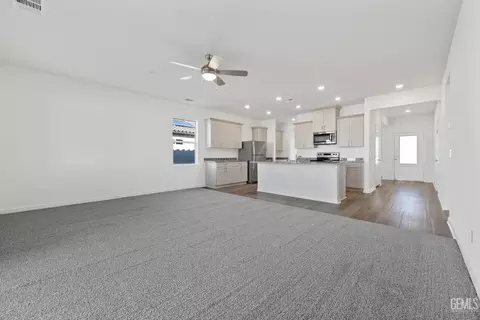 7900 Grapefruit Dr, Bakersfield, CA 93313 photo 2