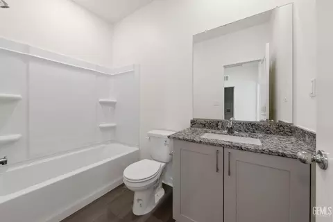 7900 Grapefruit Dr, Bakersfield, CA 93313 photo 8