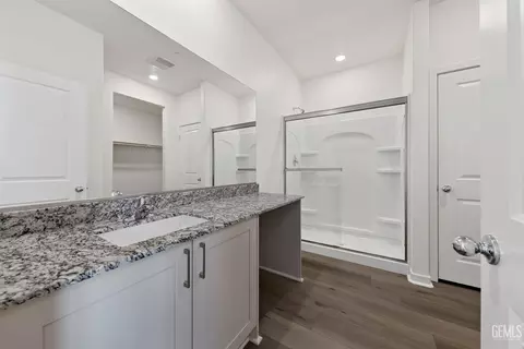 7900 Grapefruit Dr, Bakersfield, CA 93313 photo 6