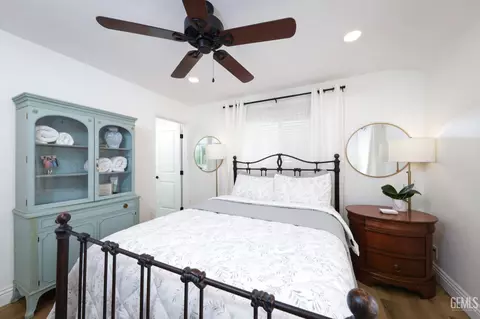 Bedroom - 2527 Pine St, Bakersfield, CA 93301 photo 4 of 6