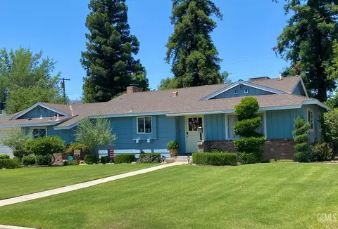 Exterior - 2527 Pine St, Bakersfield, CA 93301 photo 4 of 14