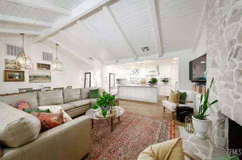 Living - 2527 Pine St, Bakersfield, CA 93301 photo 1 of 1