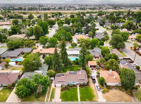 View/Area - 2527 Pine St, Bakersfield, CA 93301 photo 1 of 3