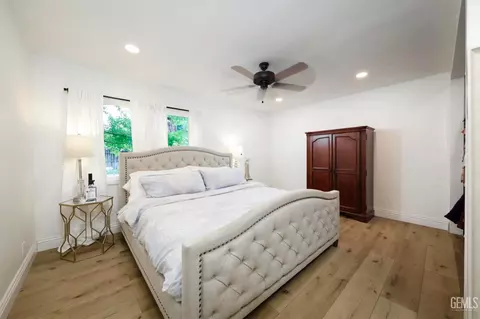 Bedroom - 2527 Pine St, Bakersfield, CA 93301 photo 3 of 6
