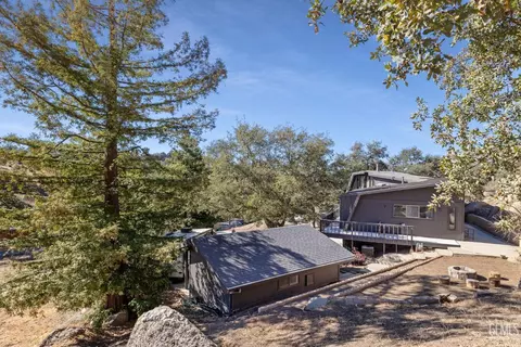 Exterior - 25921 Columbia Way, Tehachapi, CA 93561 photo 10 of 15