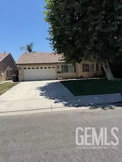 10011 Grand View Summit Dr, Bakersfield, CA 93311