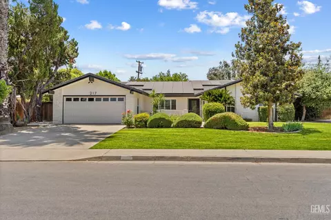 217 El Rio Dr, Bakersfield, CA 93309
