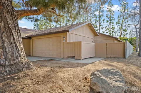 2101 Manning St, Bakersfield, CA 93309