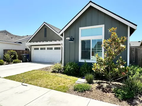 Exterior - 9009 Cloud Crest Way, Shafter, CA 93263 photo 4 of 8